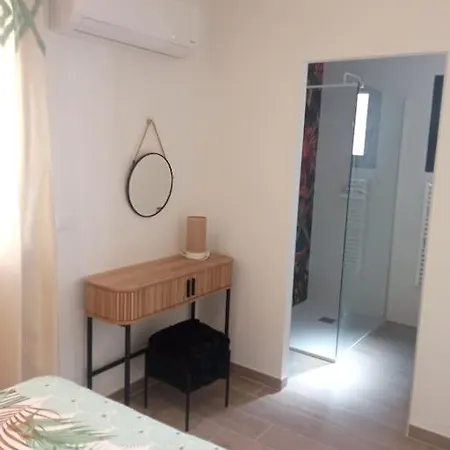 Annee 2024 Bord De 6 Pers *