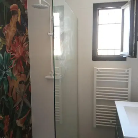 Annee 2024 Bord De 6 Pers